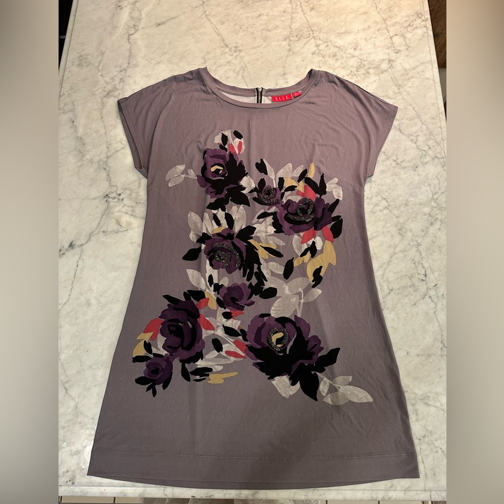 Elle Floral Print Short Sleeve Tunic Med. beadwork detail slimming New w/o Tags